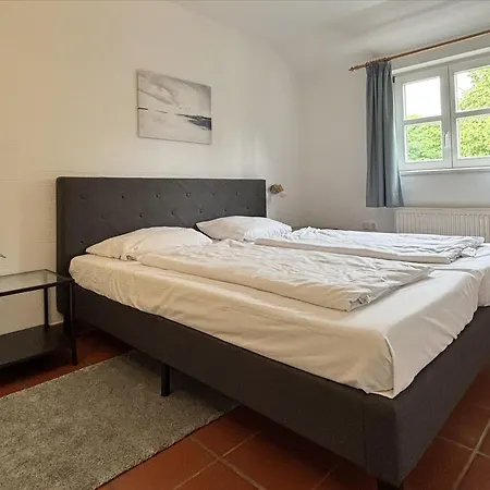 Rugana - Klassik Mit 2 Schlafzimmern Und Terrasse C53 Dranske